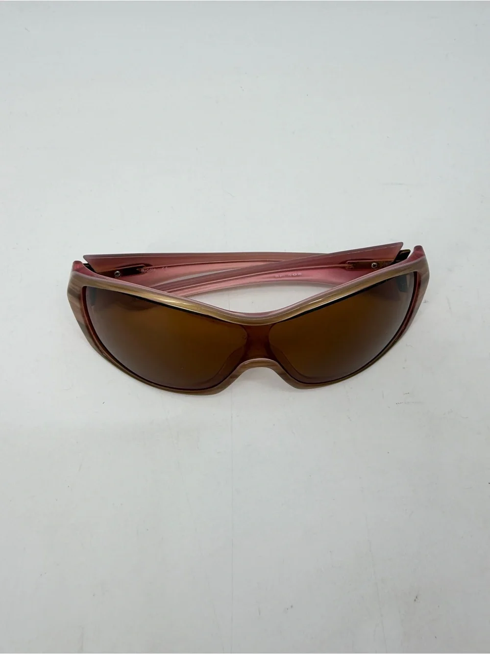 Oakley stylish wrap